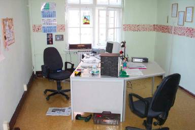 Herrn Görickes Büro, renoviert und mit einer Wickeltechnik gestaltet von Oliver Bergemann, Diana Hauger und Fabian Andreas, Klasse MDQM II, 2. Ausbildungsjahr, 2004/05.